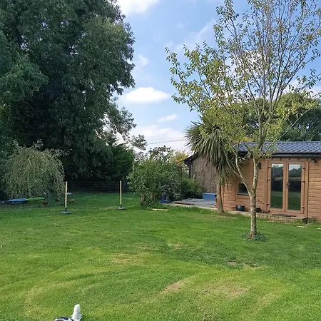 Adventure Retreat 'the Cabanne' No Shower Dublin