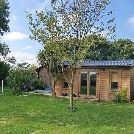 Adventure Retreat 'the Cabanne' No Shower Dublin